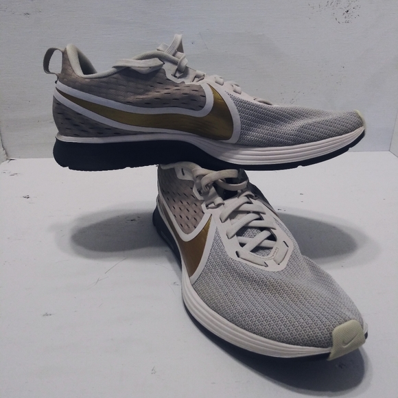 Nike Shoes - Womans nike zoom strike 2 size 10 used